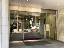 オフィスビル出入口
