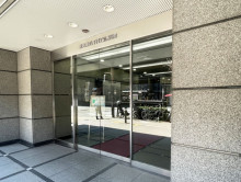 オフィスビル出入口