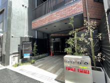 オフィスビル出入口