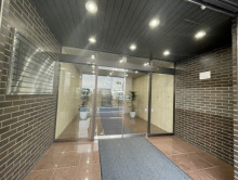 オフィスビル出入口