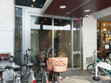 オフィスビル出入口