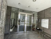 オフィスビル出入口