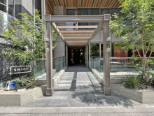 オフィスビル出入口