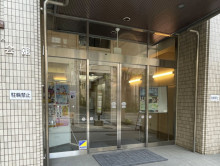 オフィスビル出入口