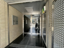 オフィスビル出入口