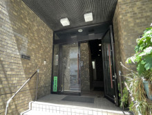 オフィスビル出入口