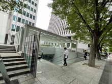 地下には飲食店が入居