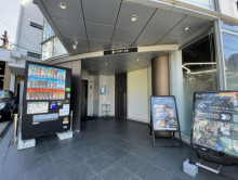 オフィスビル出入口