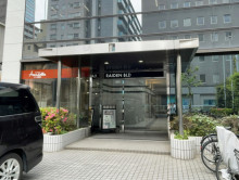 オフィスビル出入口