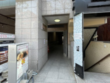 オフィスビル出入口