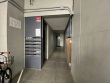 オフィスビル出入口