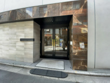 オフィスビル出入口