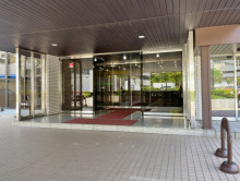 オフィスビル出入口