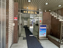 オフィスビル出入口