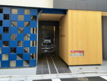 オフィスビル出入口