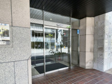 オフィスビル出入口