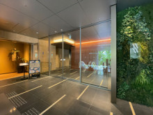 オフィスビル出入口