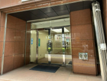 オフィスビル出入口