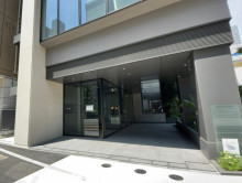オフィスビル出入口
