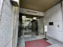 オフィスビル出入口