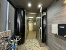 オフィスビル出入口