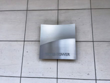 ネームプレート：なんばパークスタワー