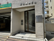 オフィスビル出入口