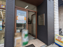 オフィスビル出入口