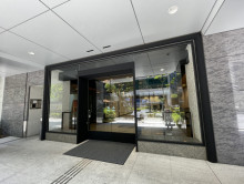 オフィスビル出入口