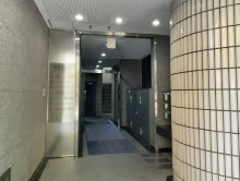 オフィスビル出入口