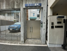 オフィスビル出入口