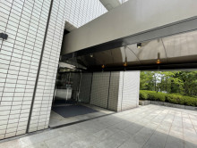 オフィスビル出入口