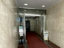 オフィスビル出入口