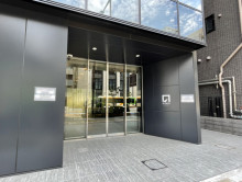 オフィスビル出入口