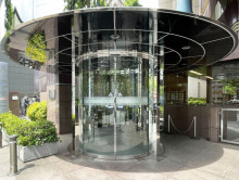 オフィスビル出入口