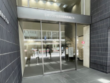 オフィスビル出入口