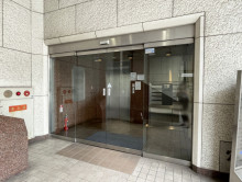 オフィスビル出入口