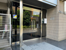 オフィスビル出入口