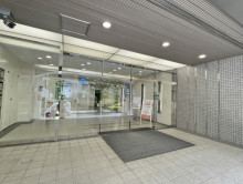 オフィスビル出入口