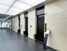 エレベーター(3基)