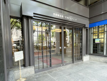 オフィスビル出入口