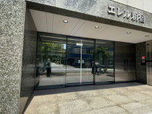 オフィスビル出入口