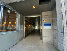 オフィスビル出入口