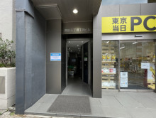 オフィスビル出入口