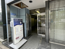 オフィスビル出入口