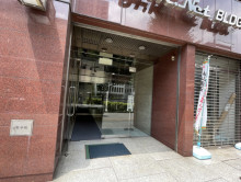 オフィスビル出入口