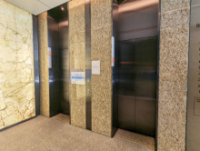 エレベーター(2基)