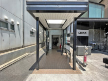 オフィスビル出入口