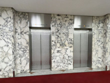 エレベーター(2基)