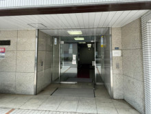 オフィスビル出入口